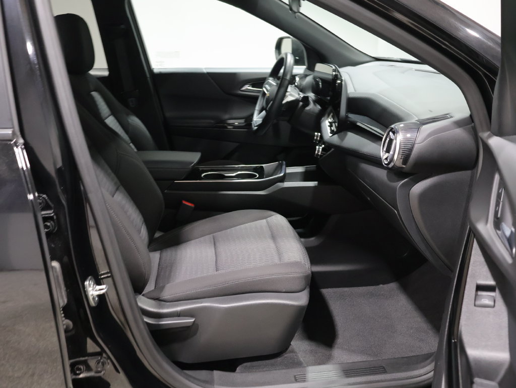 Used 2025 Chevrolet Equinox LT AWD/4WD image 21