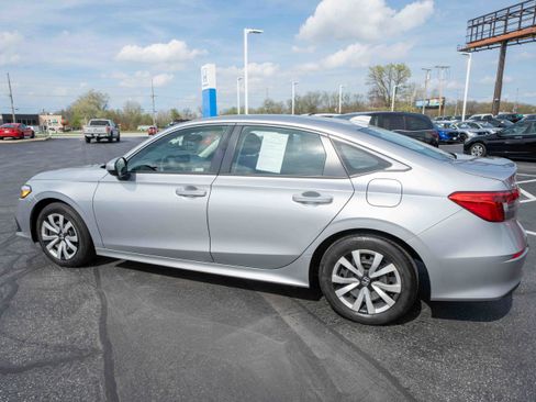 Used 2023 Honda Civic LX image 4