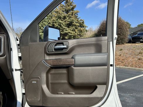 Used 2022 GMC Sierra 3500 Denali image 62