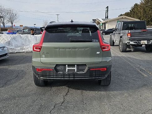 Certified 2023 Volvo XC40 Recharge Plus image 13