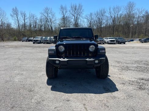 Used 2018 Jeep Wrangler Unlimited Sport S image 2