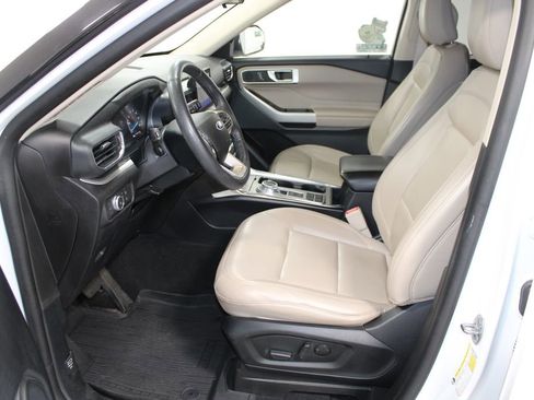 Used 2021 Ford Explorer XLT w/ Equipment Group 202A image 22