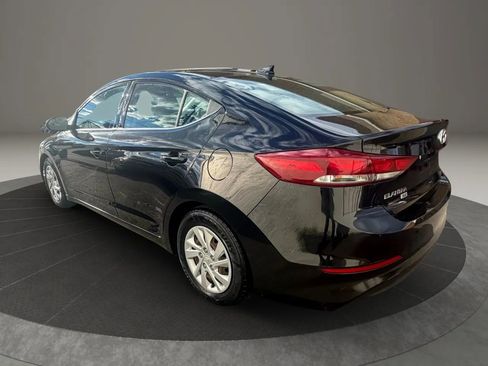 Used 2017 Hyundai Elantra SE image 7