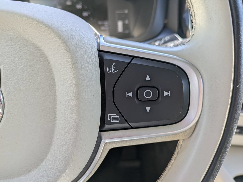 Used 2019 Volvo XC60 T6 Momentum w/ Premium Package AWD/4WD image 27