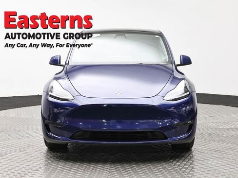 Used 2022 Tesla Model Y Long Range image 2