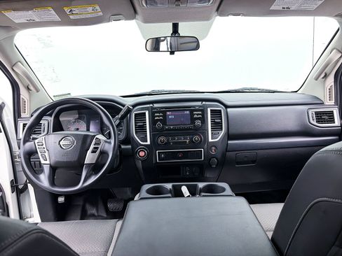 Used 2018 Nissan Titan S RWD image 22