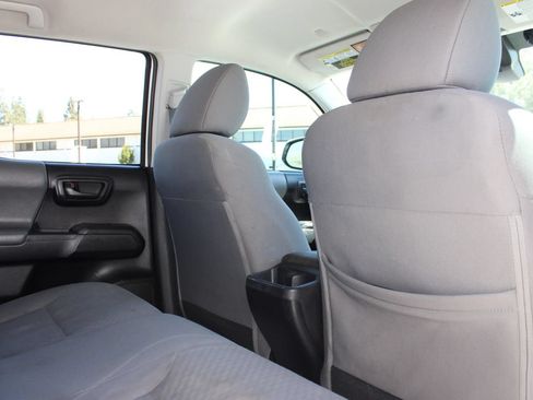 Used 2020 Toyota Tacoma SR AWD/4WD image 16
