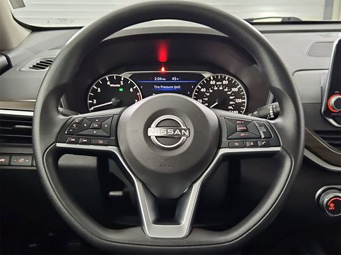 Used 2023 Nissan Altima 2.5 SV image 22