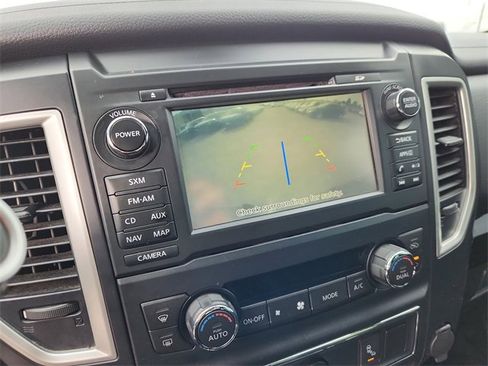 Used 2018 Nissan Titan SV w/ SV Convenience Package image 24