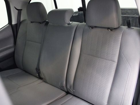 Used 2016 Toyota Tacoma SR w/ Towing Package image 19