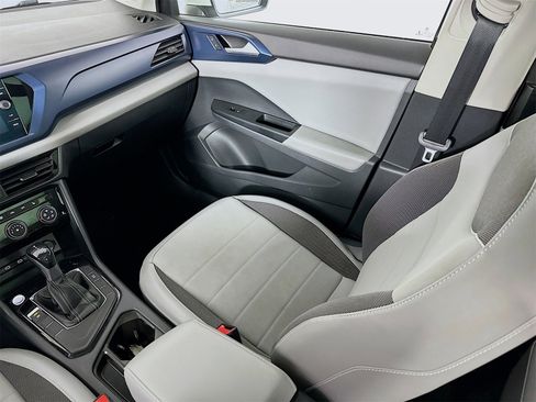 Used 2023 Volkswagen Taos SE image 23