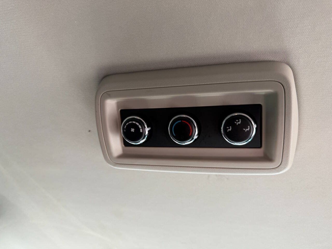 Used 2015 Dodge Grand Caravan SXT w/ Security Group FWD image 32