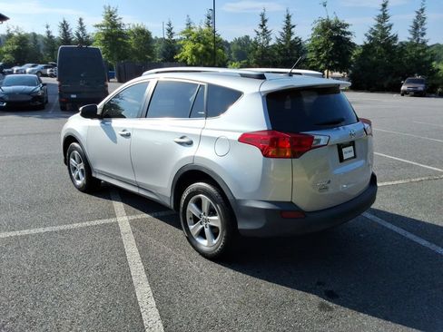 Used 2015 Toyota RAV4 XLE w/ Preferred Accessory Package FWD image 7