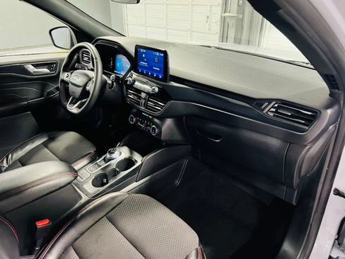 Used 2025 Ford Escape ST-Line Select AWD/4WD image 32