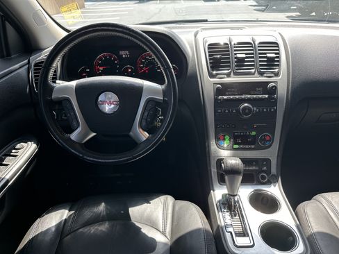 Used 2011 GMC Acadia SLT FWD image 16
