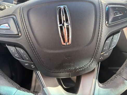 Used 2019 Lincoln MKZ Reserve w/ Reserve Plus Package image 32