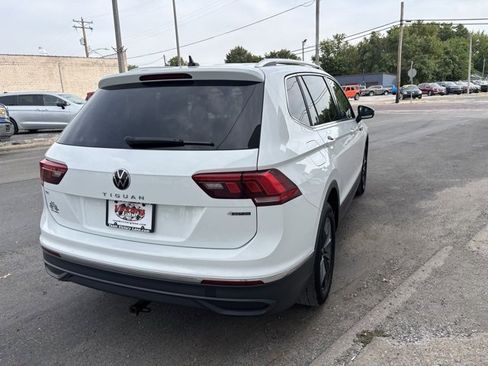 Used 2024 Volkswagen Tiguan SE image 7