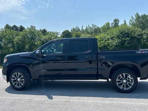 Used 2024 Chevrolet Silverado 1500 LT AWD/4WD image 7