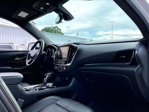 Used 2023 Chevrolet Traverse RS w/ LPO, Floor Liner Package AWD/4WD image 14