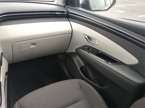 Used 2022 Hyundai Tucson SEL w/ Cargo Package image 16