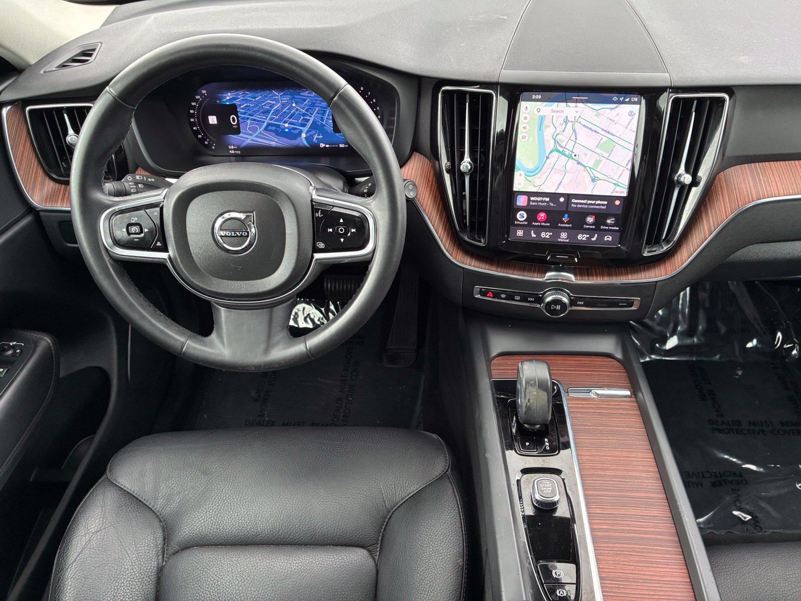 Used 2024 Volvo XC60 B5 Plus AWD/4WD image 18