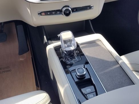 New 2026 Volvo XC90 B5 Ultra w/ Protection Package image 29