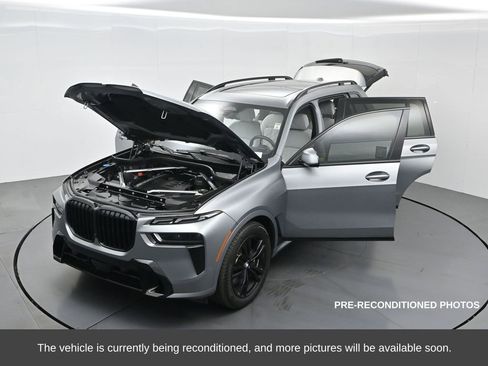Used 2023 BMW X7 xDrive40i w/ Executive Package image 39