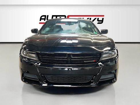 Used 2023 Dodge Charger SXT RWD image 2