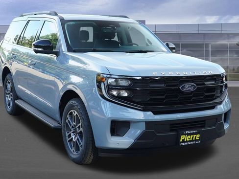 New 2026 Ford Expedition Active AWD/4WD image 2
