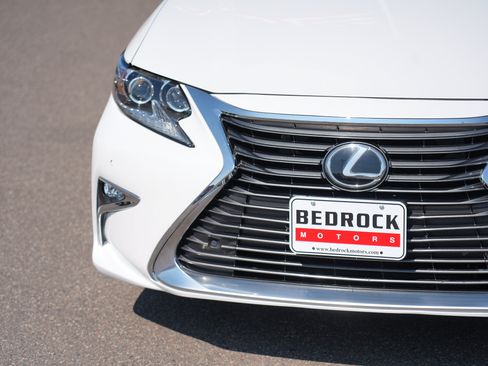 Used 2016 Lexus ES 350 w/ Luxury Package w/Wood Trim FWD image 7