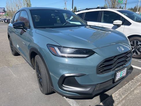 Used 2025 Honda HR-V Sport image 3