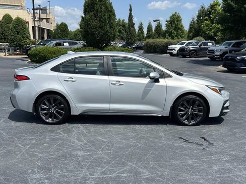 Used 2025 Toyota Corolla SE FWD image 3