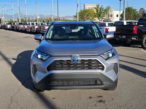 Used 2022 Toyota RAV4 XLE w/ Convenience Package image 9