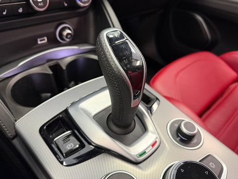 Used 2023 Alfa Romeo Stelvio Veloce AWD/4WD image 51