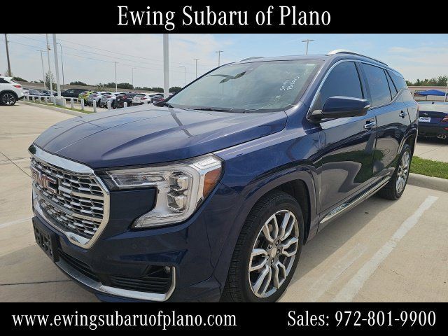 Used 2022 GMC Terrain Denali w/ Denali Premium Package AWD/4WD image 2
