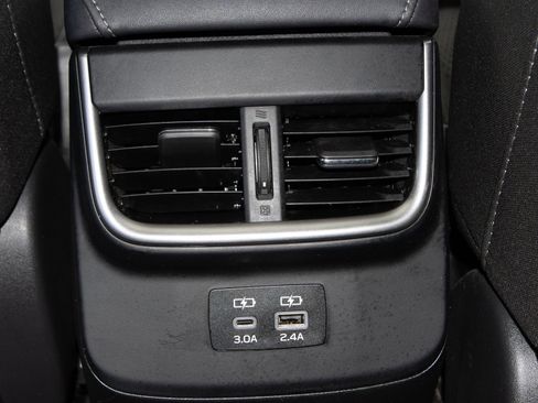 Used 2023 Subaru Outback Premium image 14