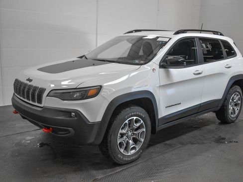 Used 2022 Jeep Cherokee Trailhawk image 3