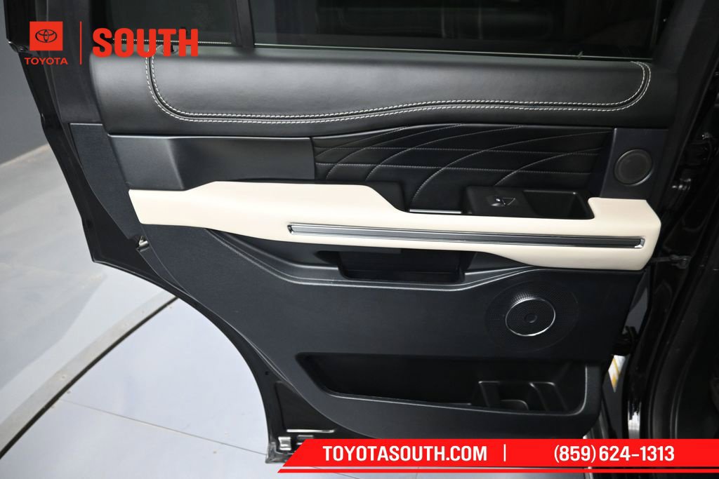Used 2021 Ford Expedition Platinum AWD/4WD image 27