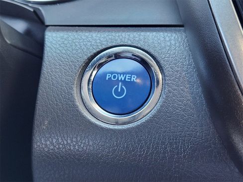 Used 2019 Toyota Camry XLE image 20