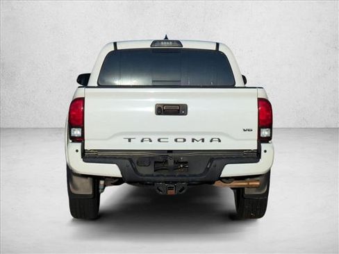 Used 2019 Toyota Tacoma TRD Sport w/ Technology Package AWD/4WD image 4