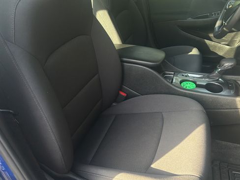 Used 2023 Chevrolet Malibu LS FWD image 21