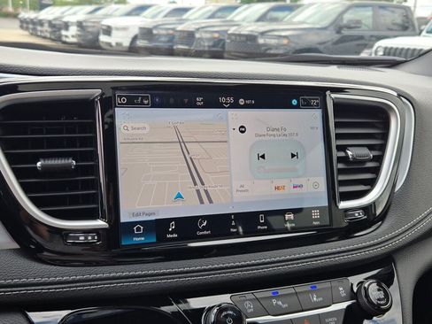 New 2026 Chrysler Pacifica Limited w/ S Appearance Package image 30