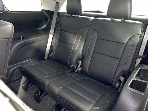 Certified 2023 GMC Acadia SLT w/ Preferred Package image 24