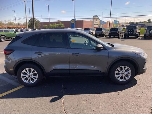 Used 2025 Ford Escape Active AWD/4WD image 4
