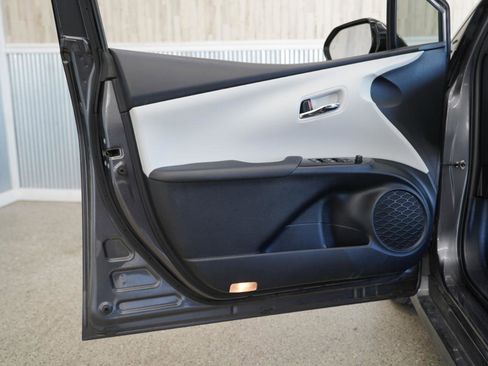 Used 2016 Toyota Prius Four Touring image 27