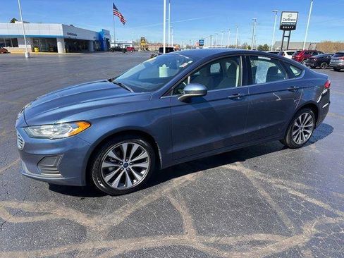 Used 2019 Ford Fusion SE AWD/4WD image 1