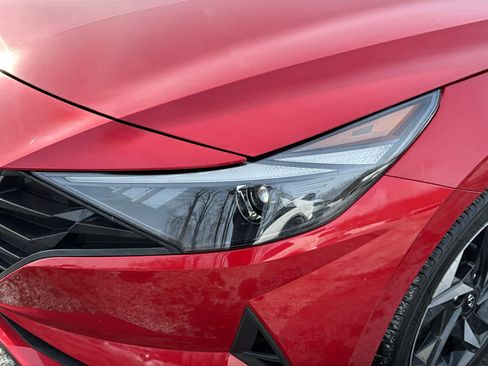 Used 2023 Hyundai Elantra SEL w/ Convenience Package image 9