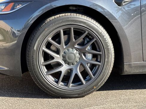 Used 2025 Tesla Model 3 Long Range RWD image 26