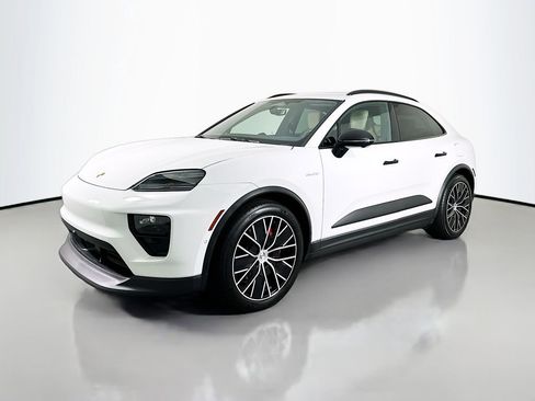 Used 2025 Porsche Macan 4S Electric image 1