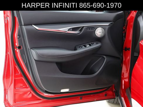 Used 2025 INFINITI QX50 Sport image 19